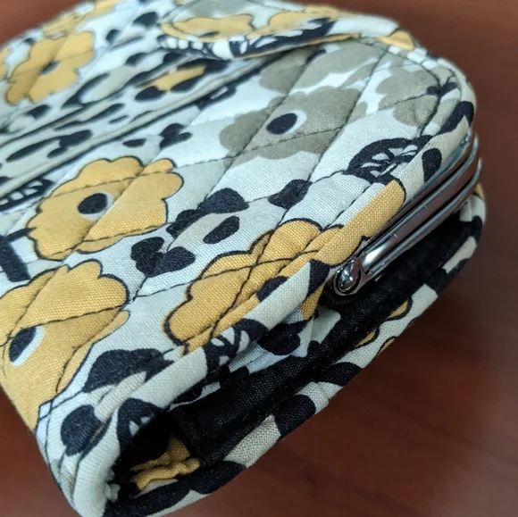 Vera Bradley wallet purse floral print - Picture 12 of 12